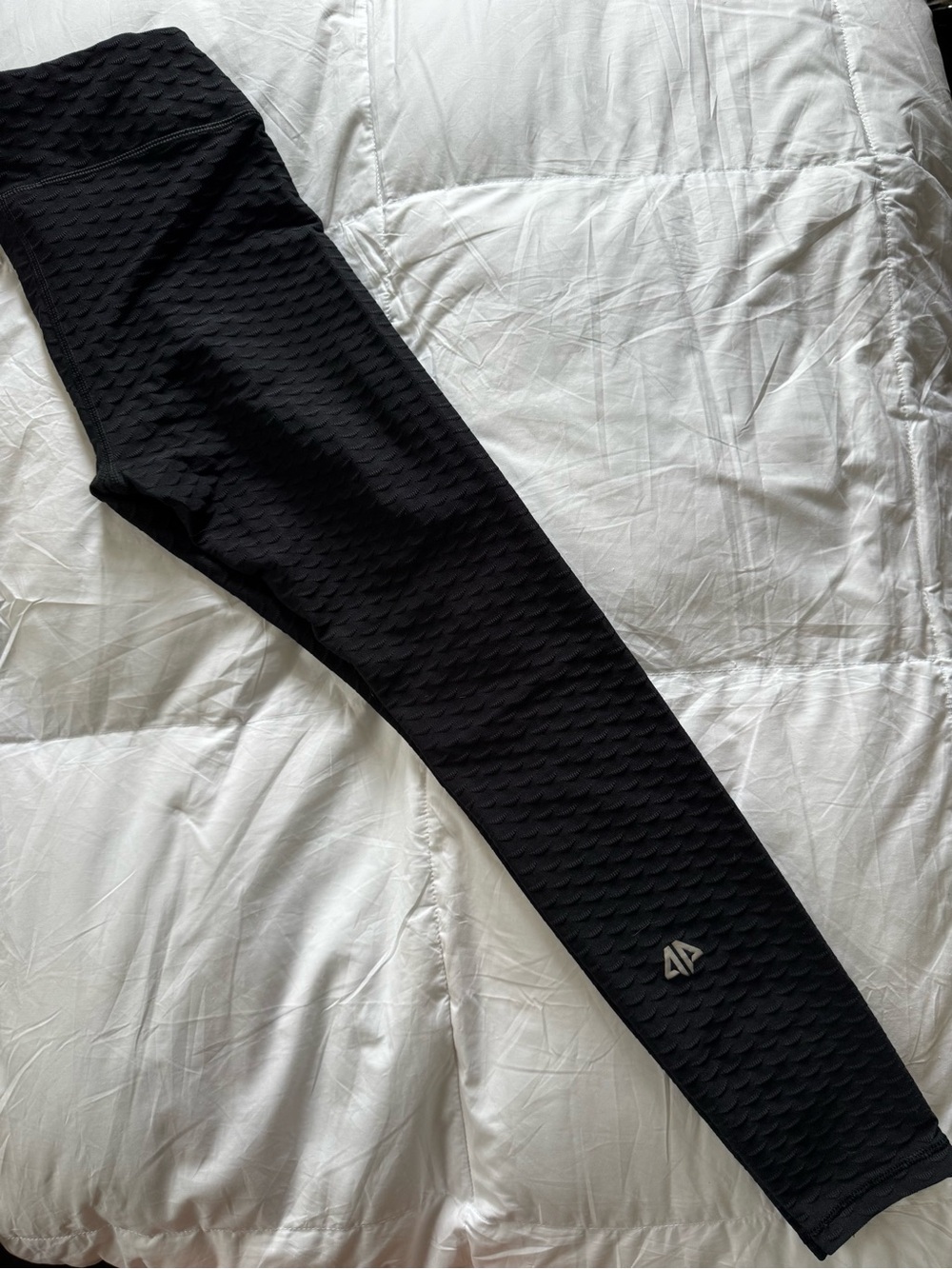 Alpha Prime Black Textured Leggings - S